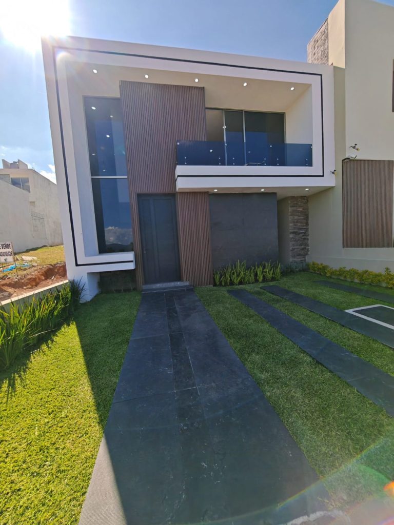 0618cf93-d843-4b5a-b077-1eb1e2b8bef7